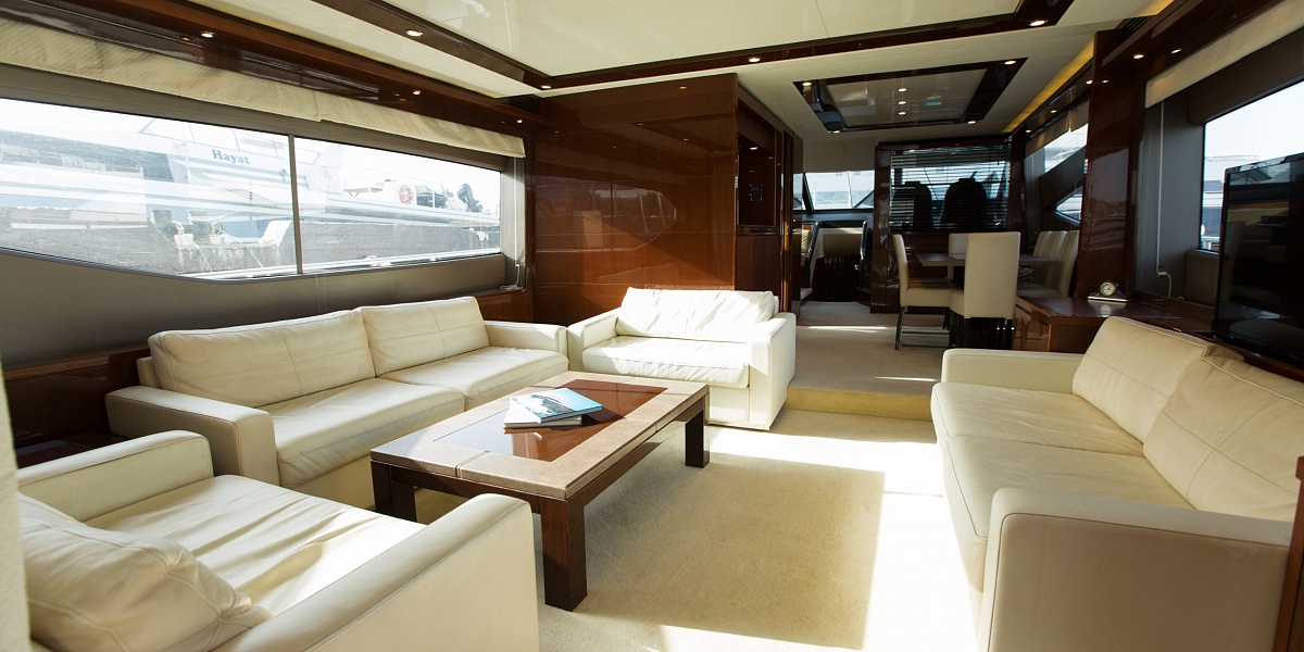 Продается моторная яхта PRINCESS 78 - салон